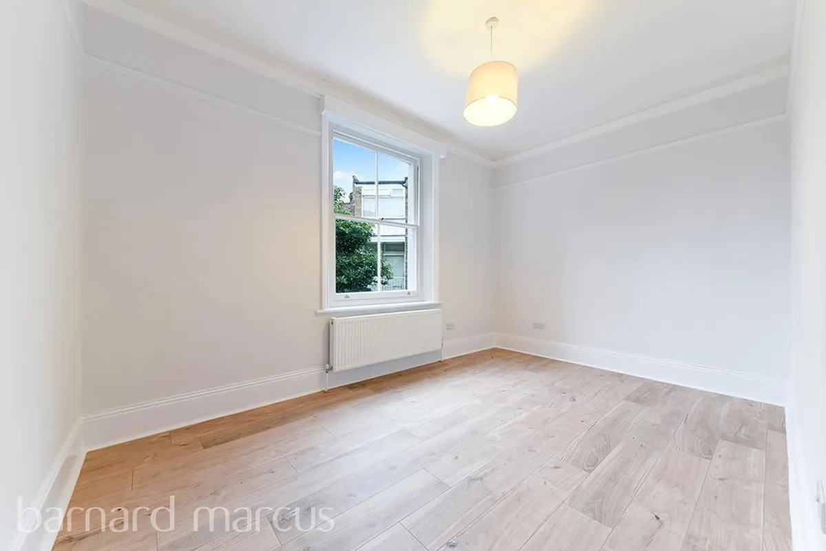 Flat Edith Road in Greater London