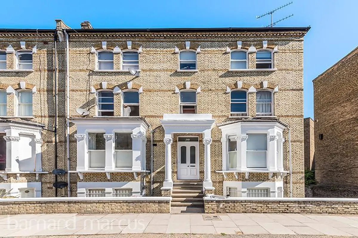 Flat Edith Road in Greater London