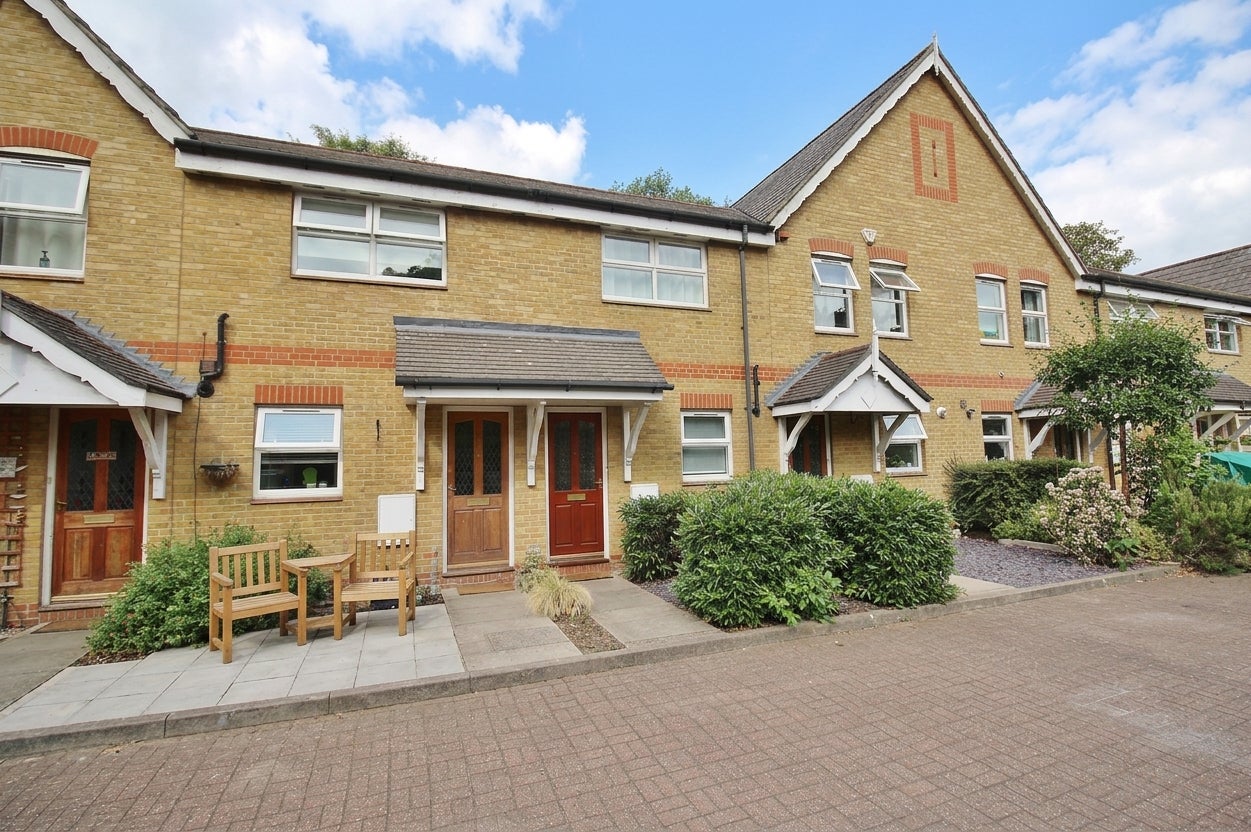 House Busch Close in Greater London