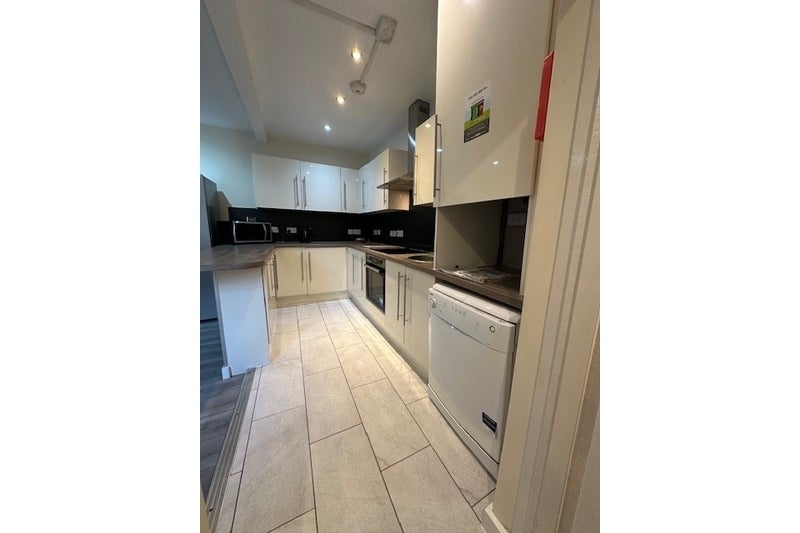 House Elmsthorpe Avenue in Nottingham
