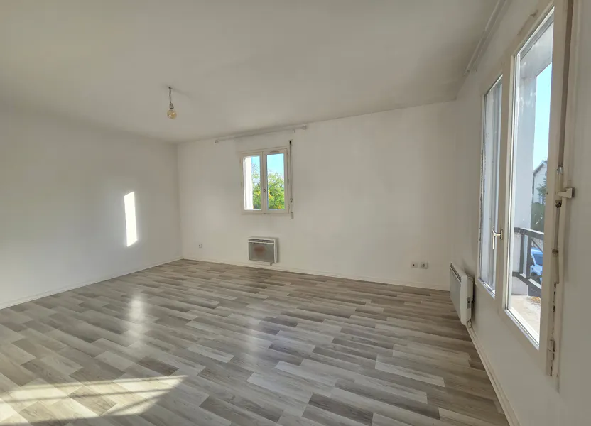 Flat Rue Julien Hébert in Longpont-sur-Orge
