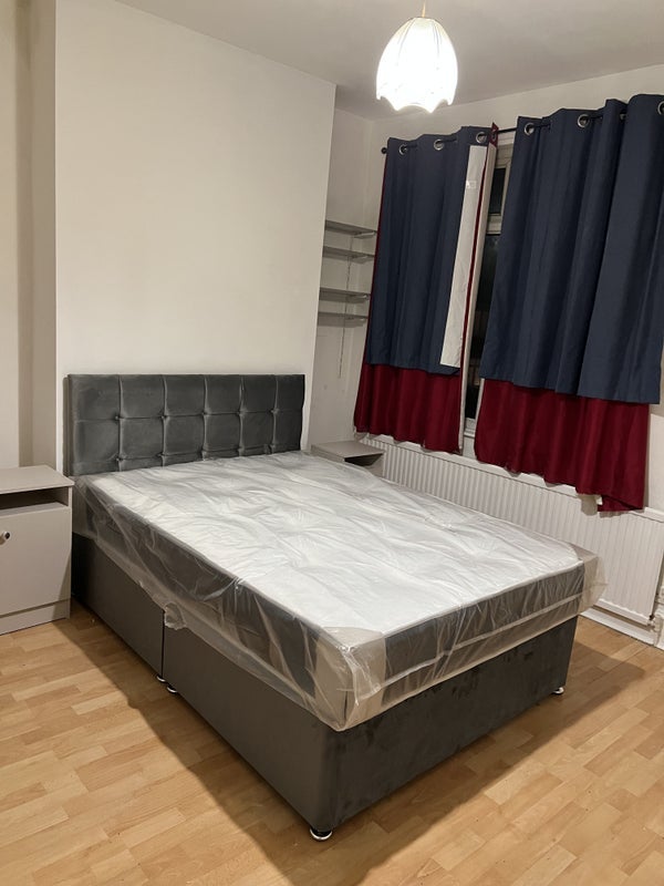 Room Hough Lane in Wombwell