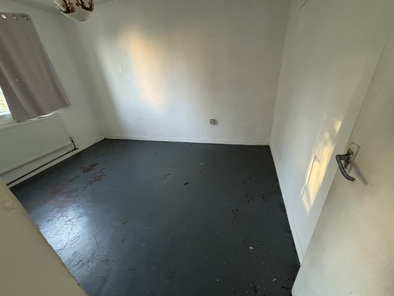 Flat Moberly Road in Greater London