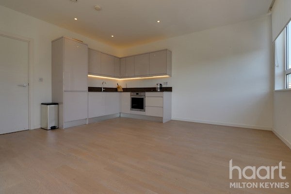 Flat Silbury Boulevard in Milton Keynes