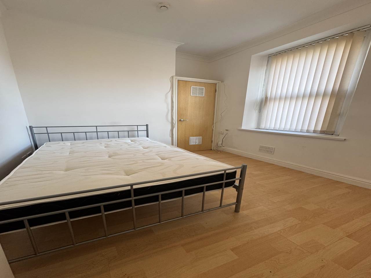Room Bedford Street in Cardiff
