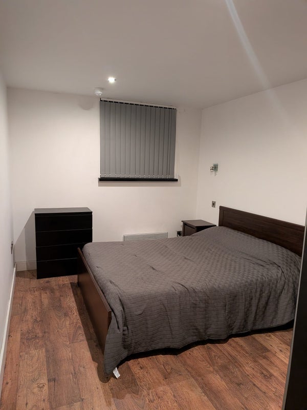 Flat Isaac Way in Manchester