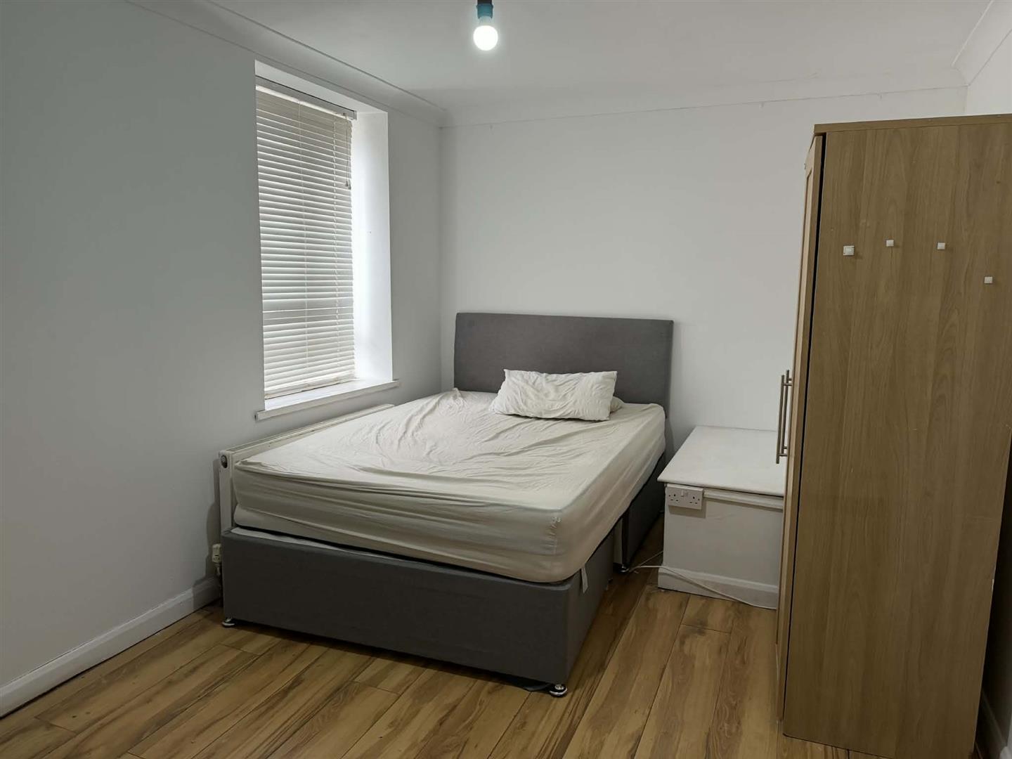 Room Westgate Road in Newcastle upon Tyne