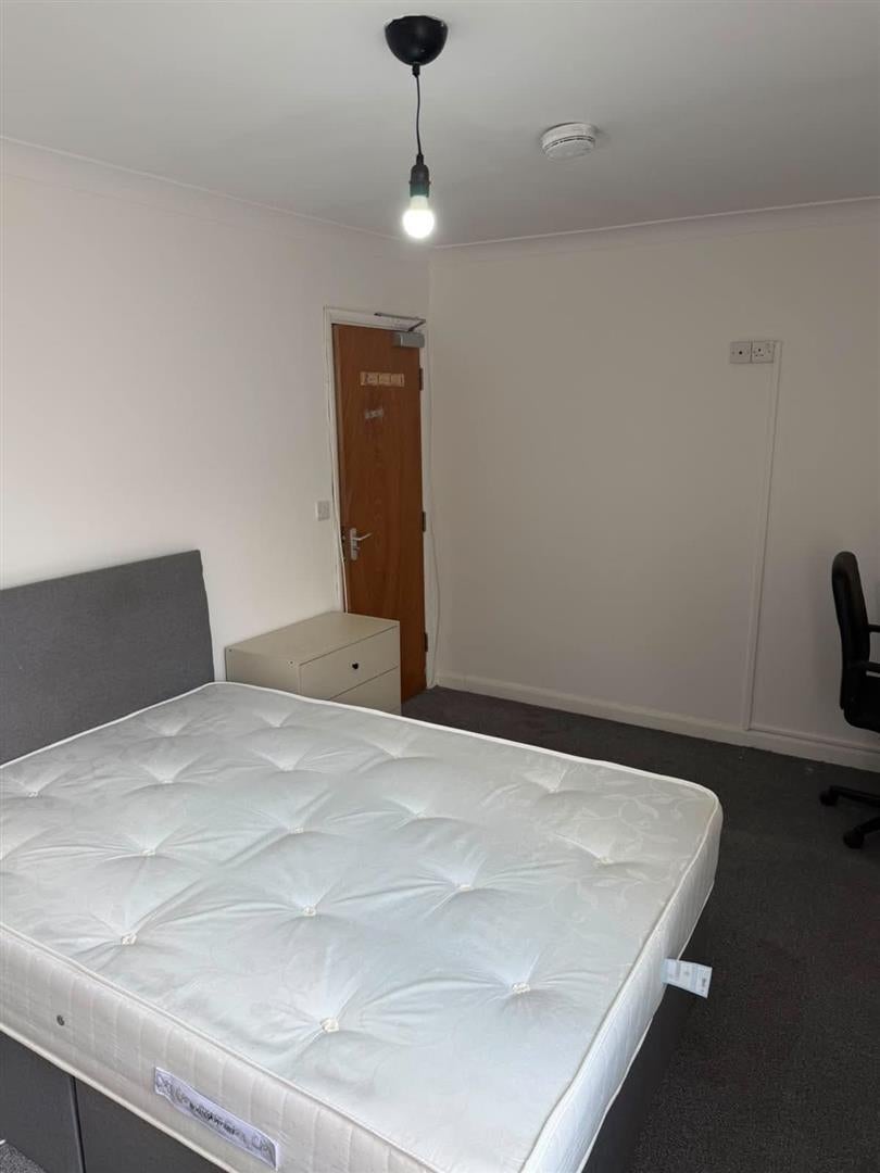 Room Westgate Road in Newcastle upon Tyne