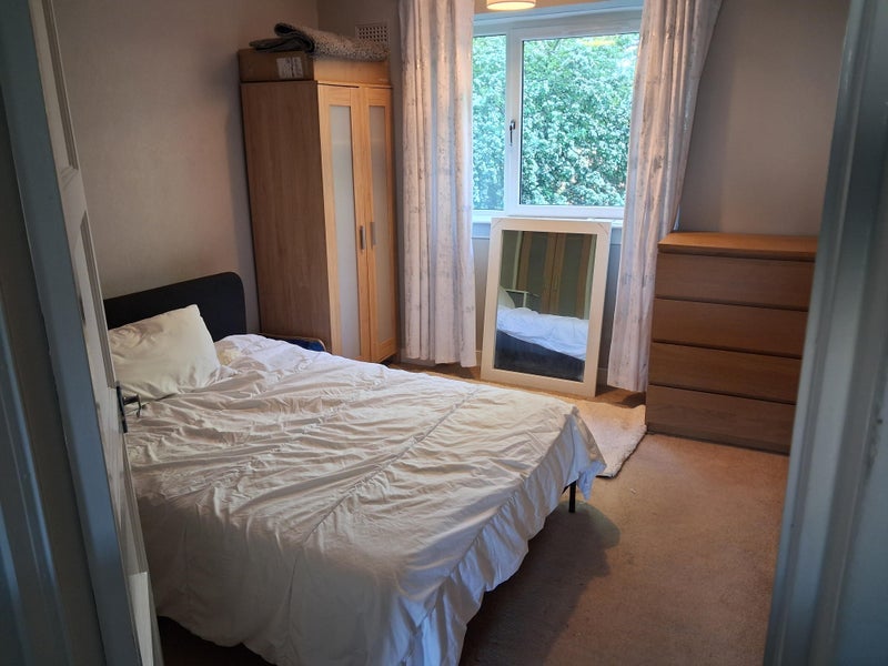 Room Nethercairn Road in Glasgow