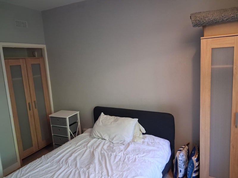Room Nethercairn Road in Glasgow