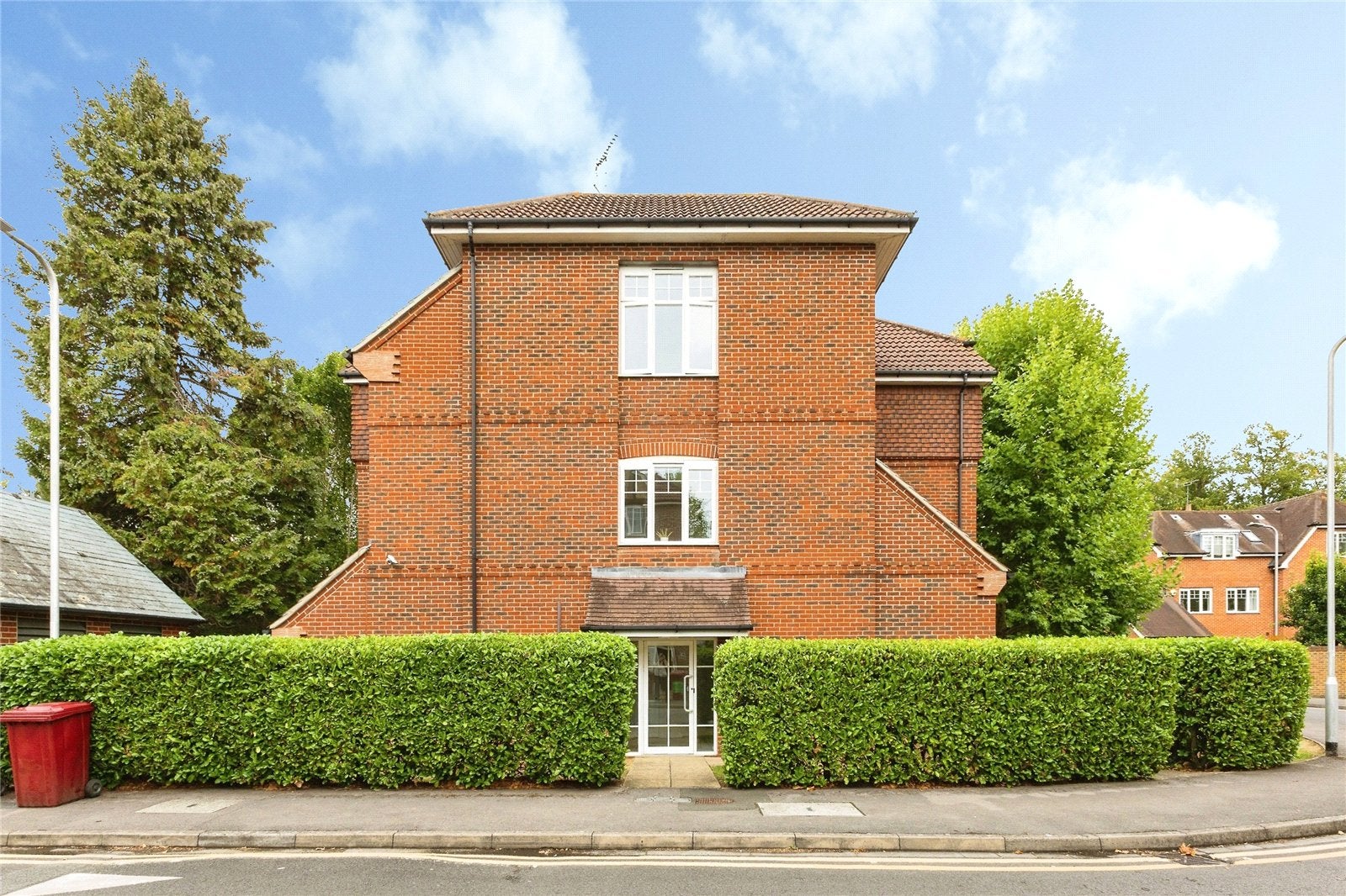 Flat Ashdene Gardens in Reading