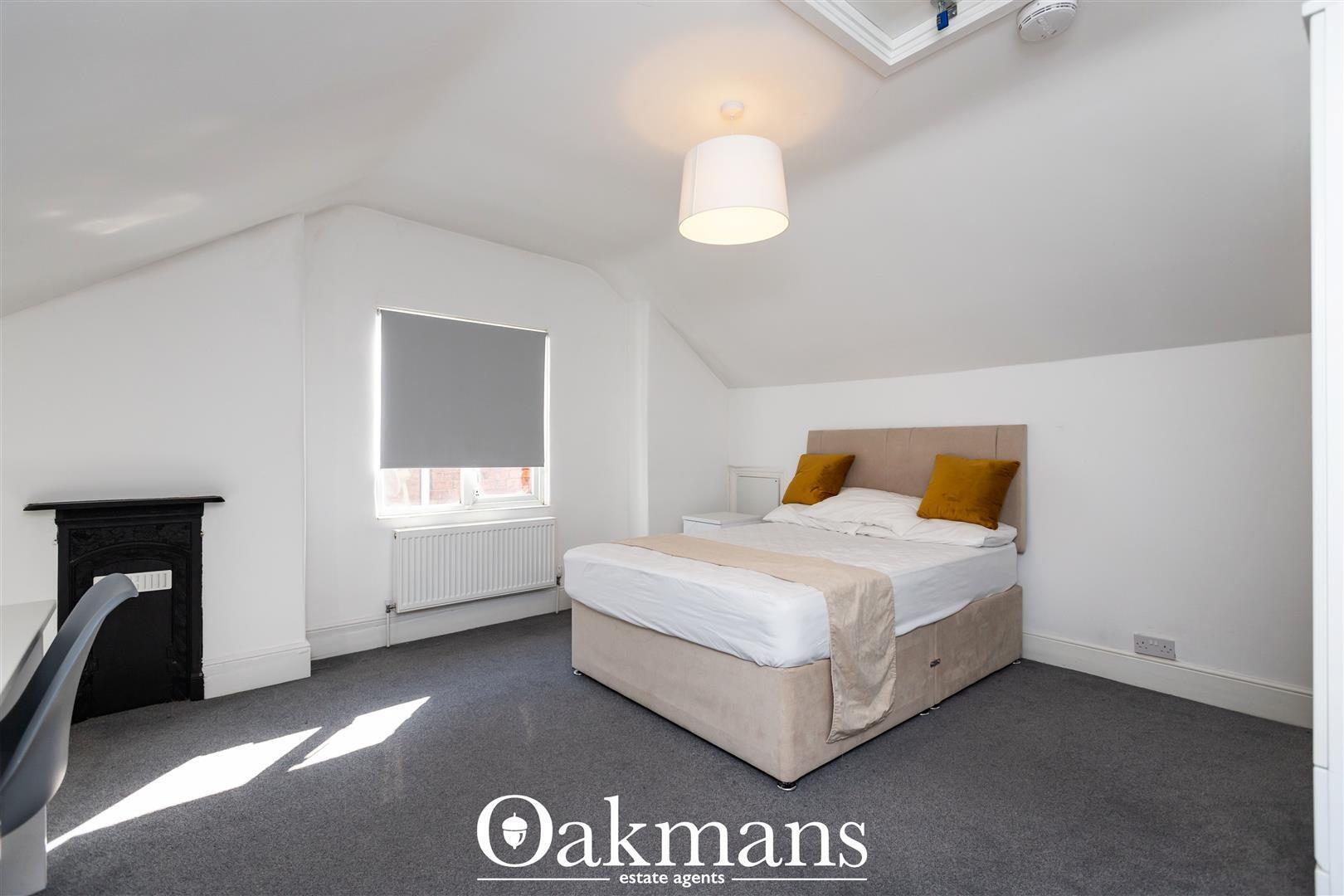 Flat Summerfield Crescent in Birmingham