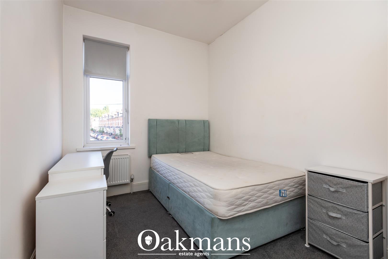 Flat Summerfield Crescent in Birmingham