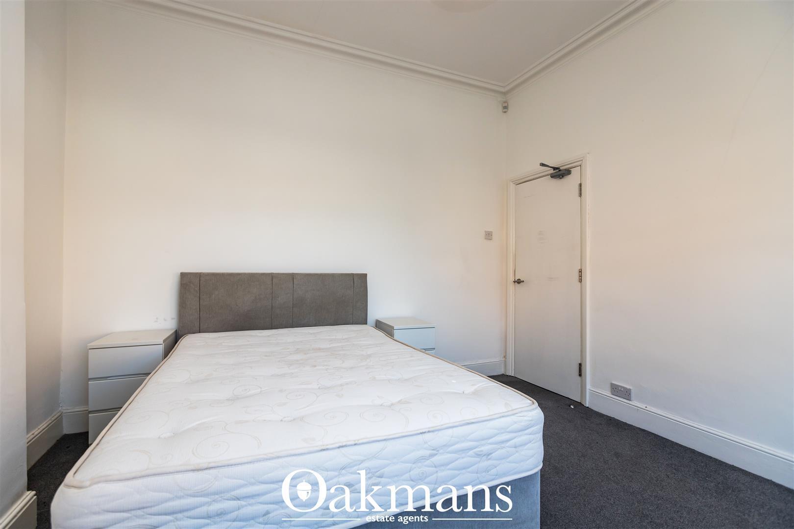 Flat Summerfield Crescent in Birmingham