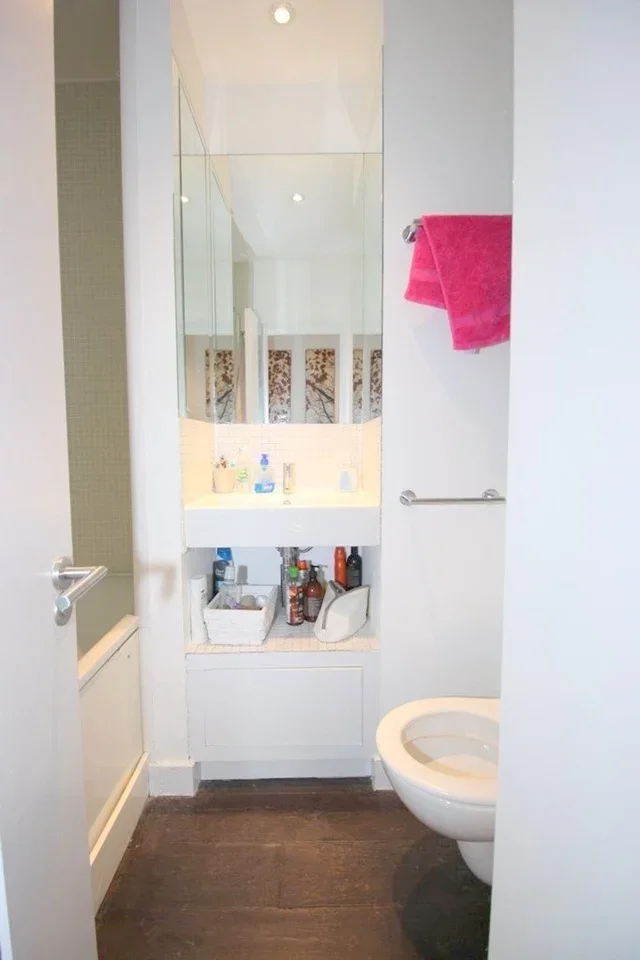 Room Wiltshire Close in Greater London