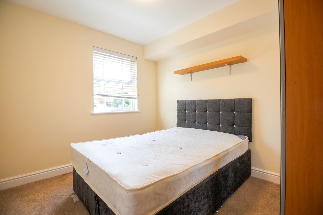 Flat Draper Close in Greater London