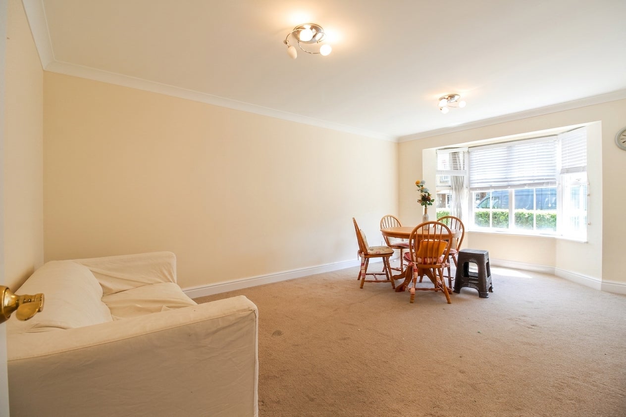 Flat Draper Close in Greater London
