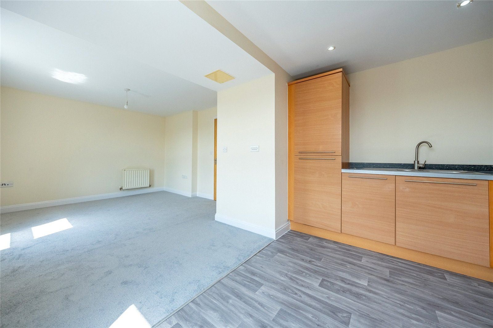 Flat Clifford Way in Maidstone