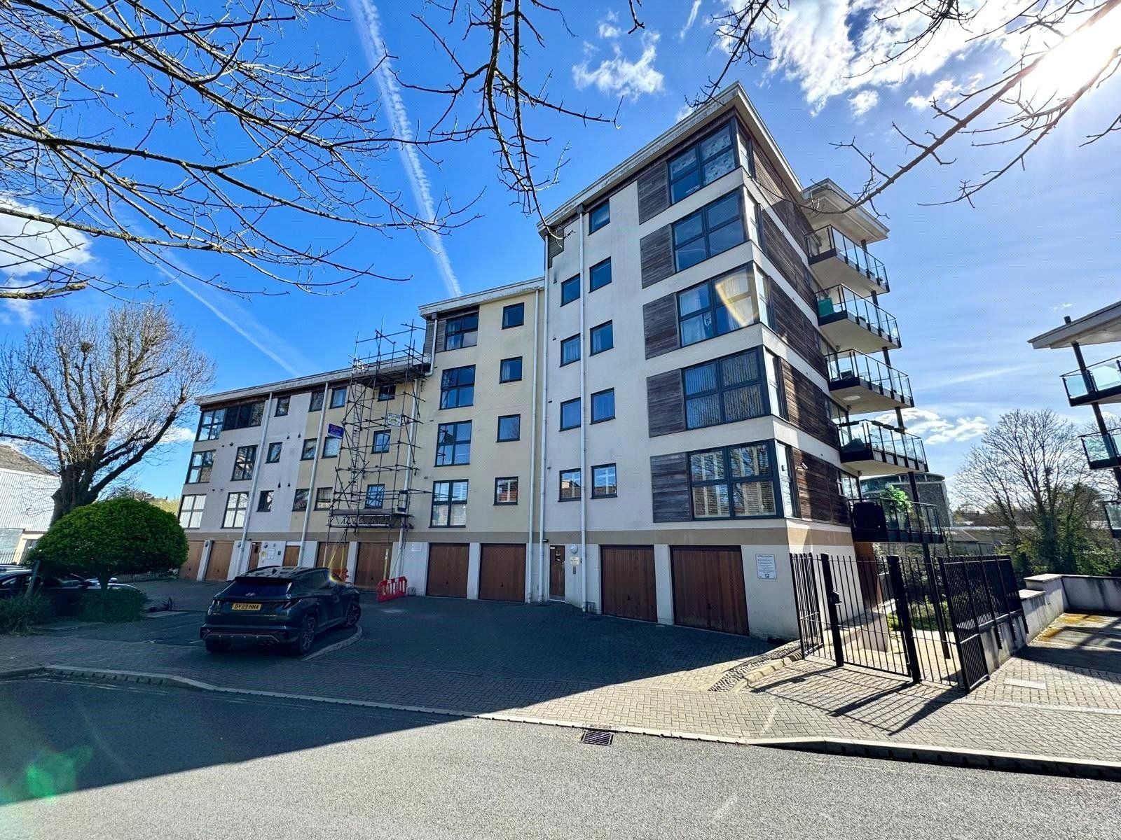 Flat Clifford Way in Maidstone