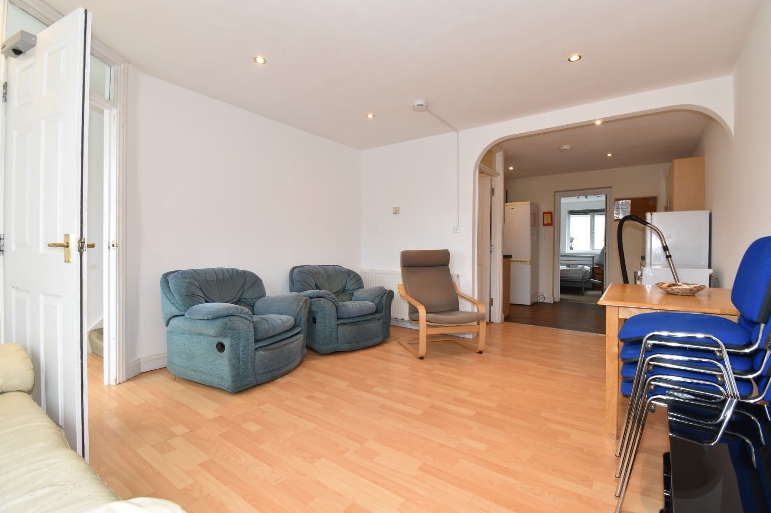 Room Pengarth Road in Falmouth