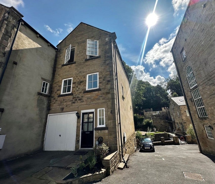 House Wood Cote Fold in Bradford