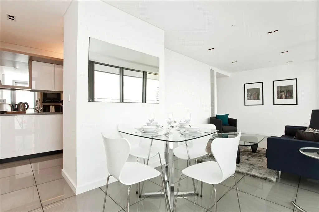 Flat Brock Street in Greater London