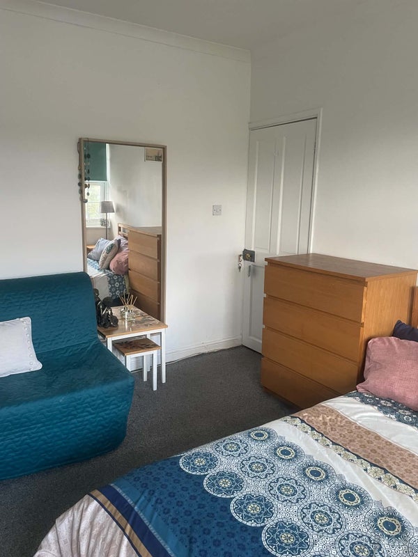 Room Braybrook Street in Greater London