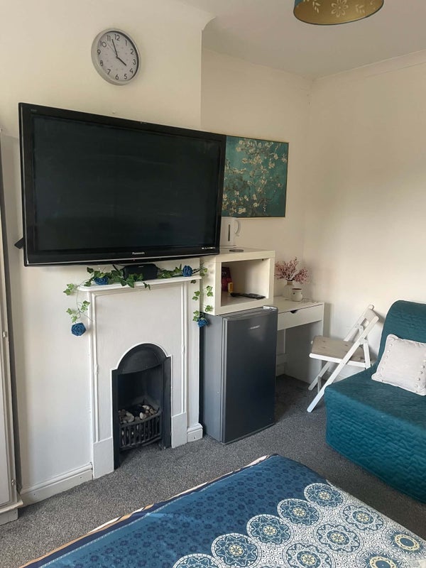 Room Braybrook Street in Greater London