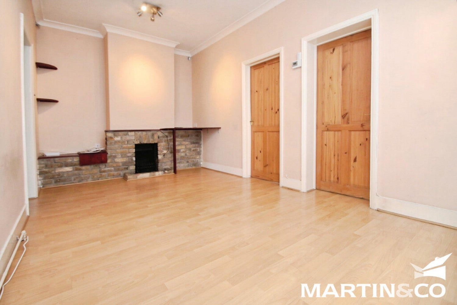 Flat Mildmay Road in Chelmsford