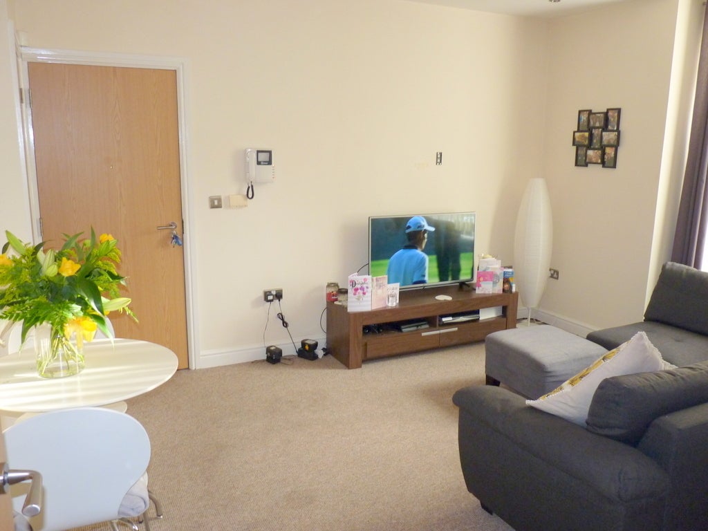 Flat Claughton Firs in Oxton Village