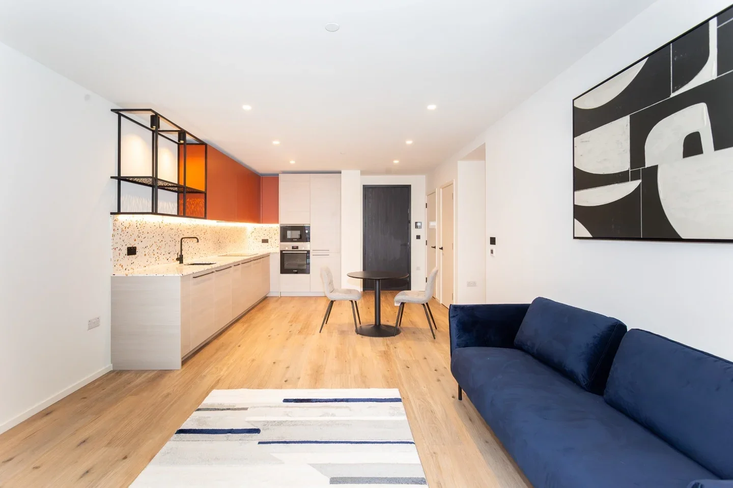 Flat Hawser Lane in Greater London