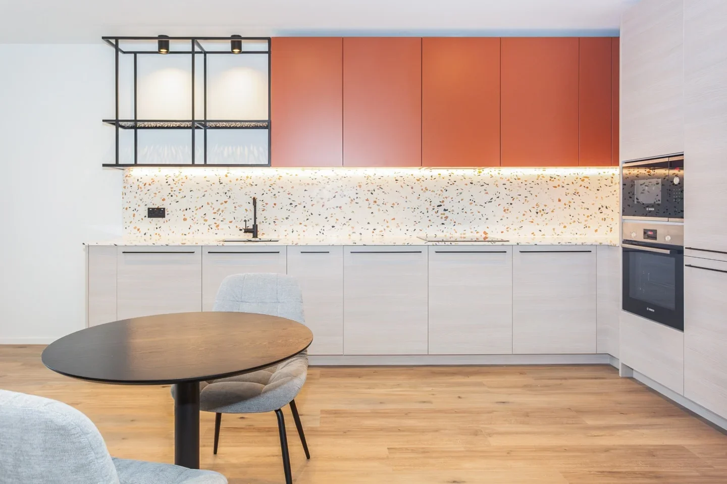 Flat Hawser Lane in Greater London