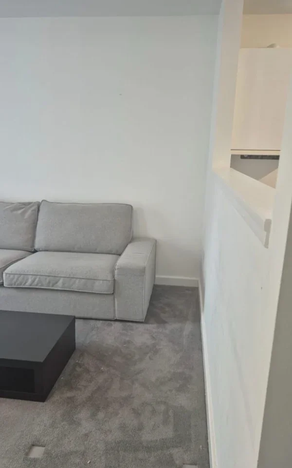 Flat Walton Road in Greater London