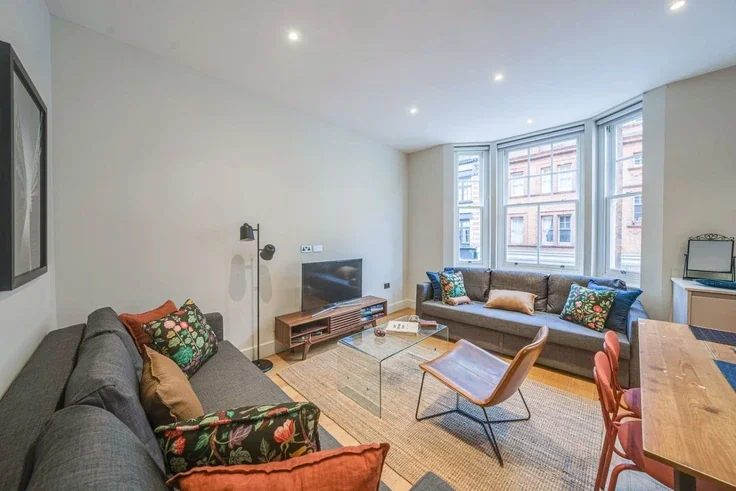 Flat Great Titchfield Street in City of Westminster
