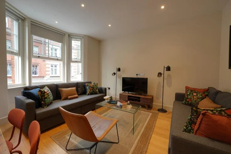 Flat Great Titchfield Street in City of Westminster