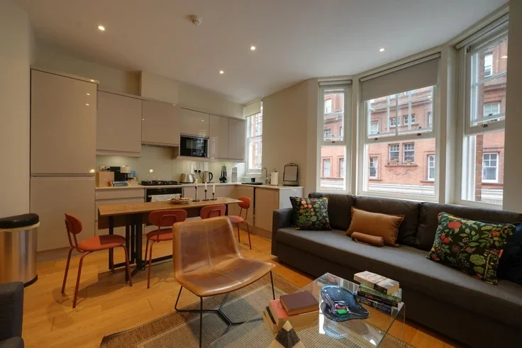 Flat Great Titchfield Street in City of Westminster