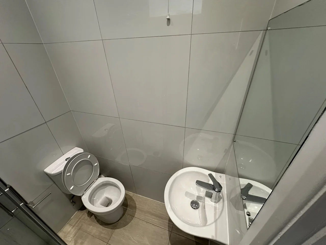 Flat Waddon New Road in Greater London
