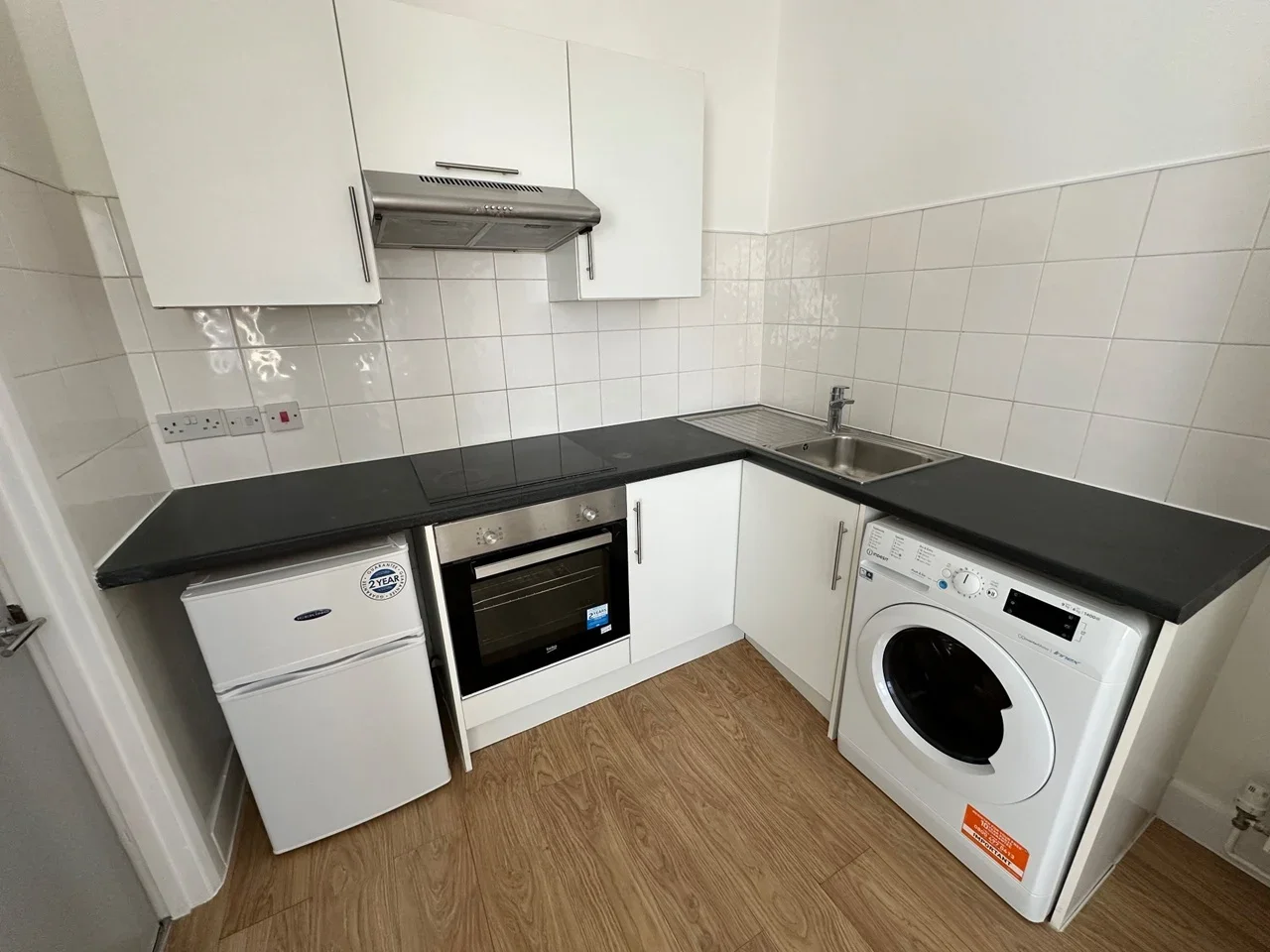 Flat Waddon New Road in Greater London