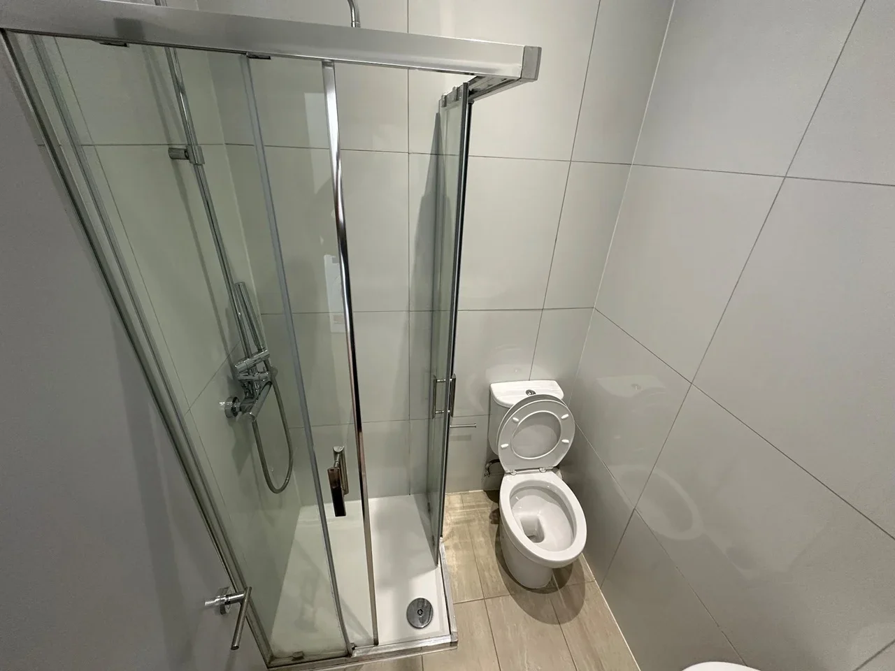 Flat Waddon New Road in Greater London