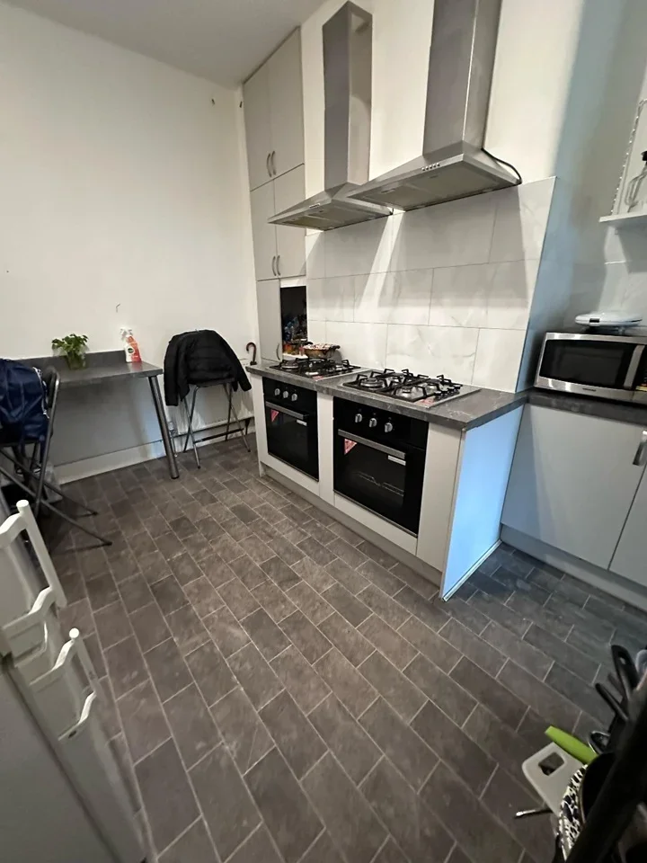 Room Olive Grove in Greater London