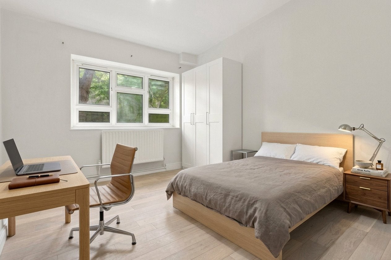 Flat Cornwall Street in Greater London