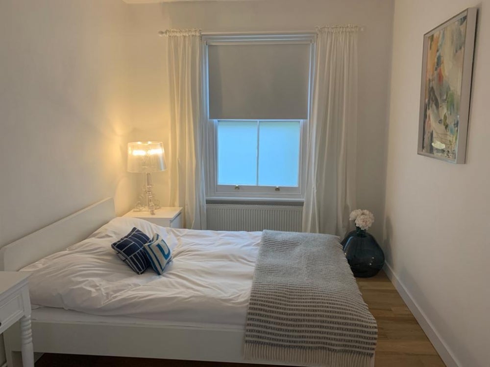 Flat Hopkinsons' Place in Greater London