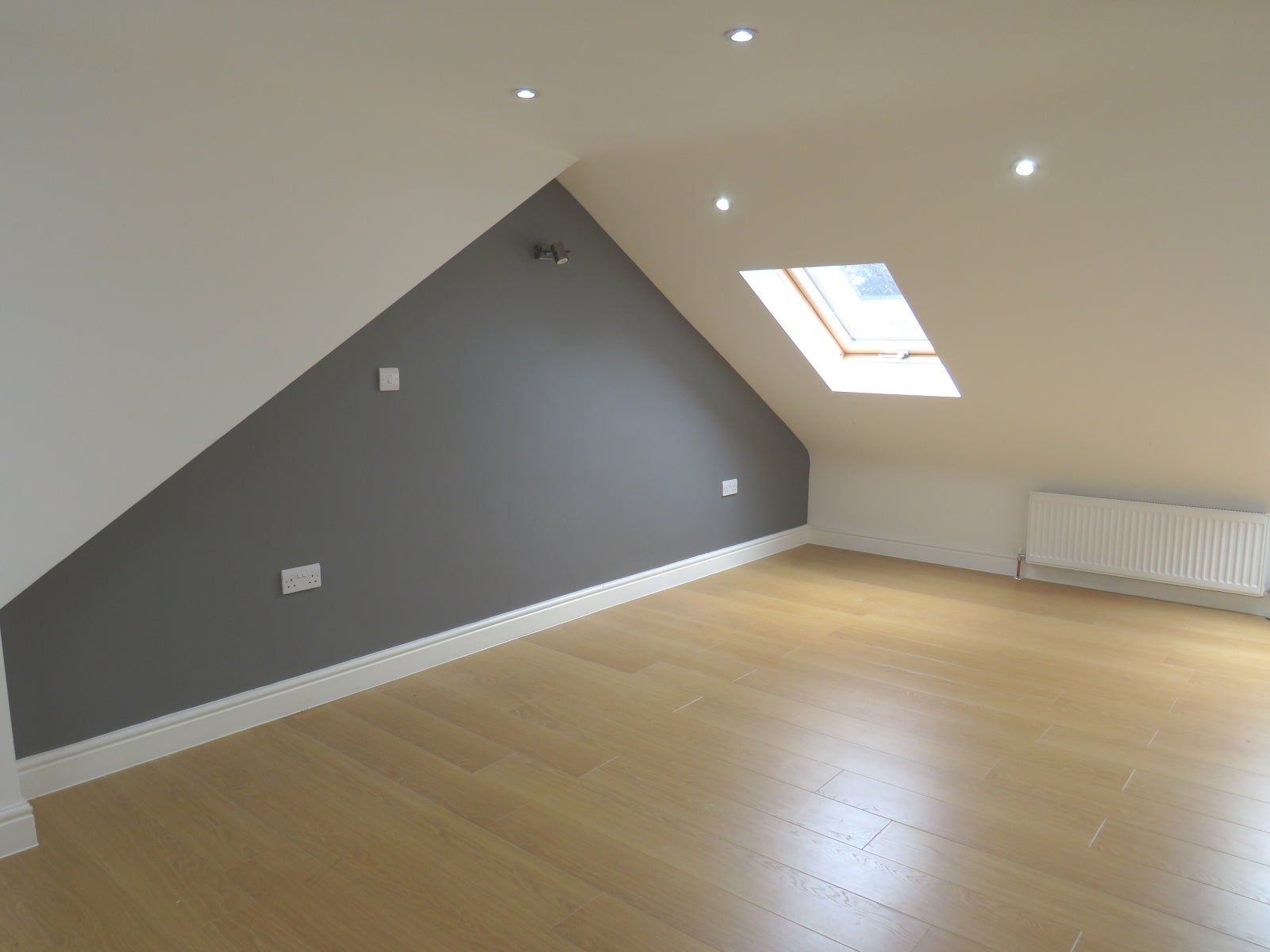 Flat Bilton Road in Greater London
