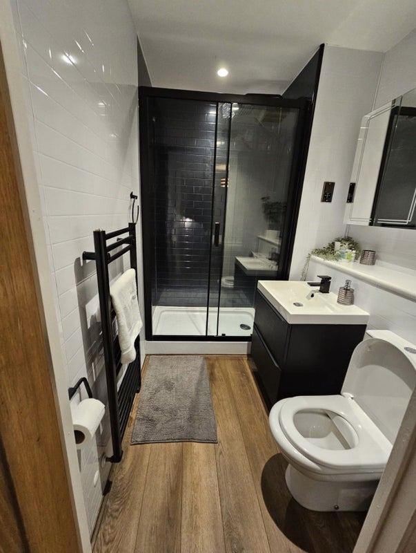 Room Kentlea Road in Greater London