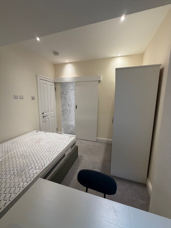 Room Oakley Place in Greater London
