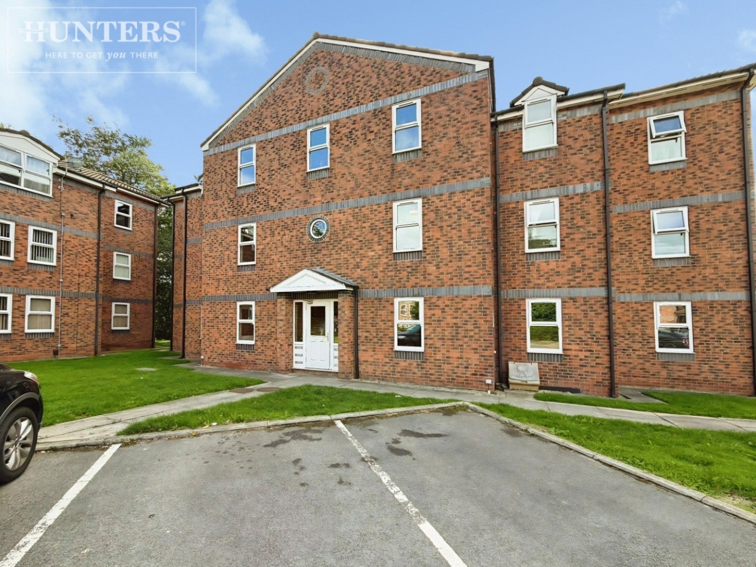 Flat Howden Way in Wakefield