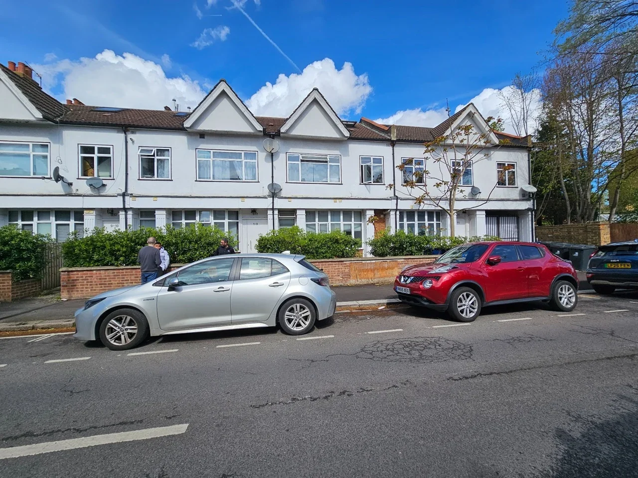 Flat Leighton Road in Greater London