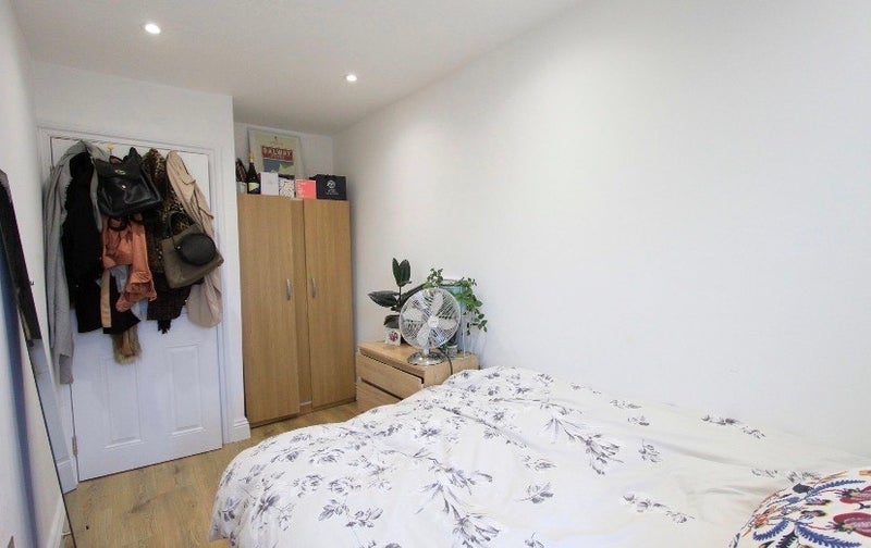 Room Camden Road in Greater London