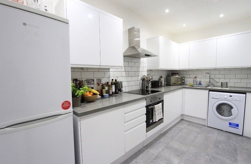 Room Camden Road in Greater London
