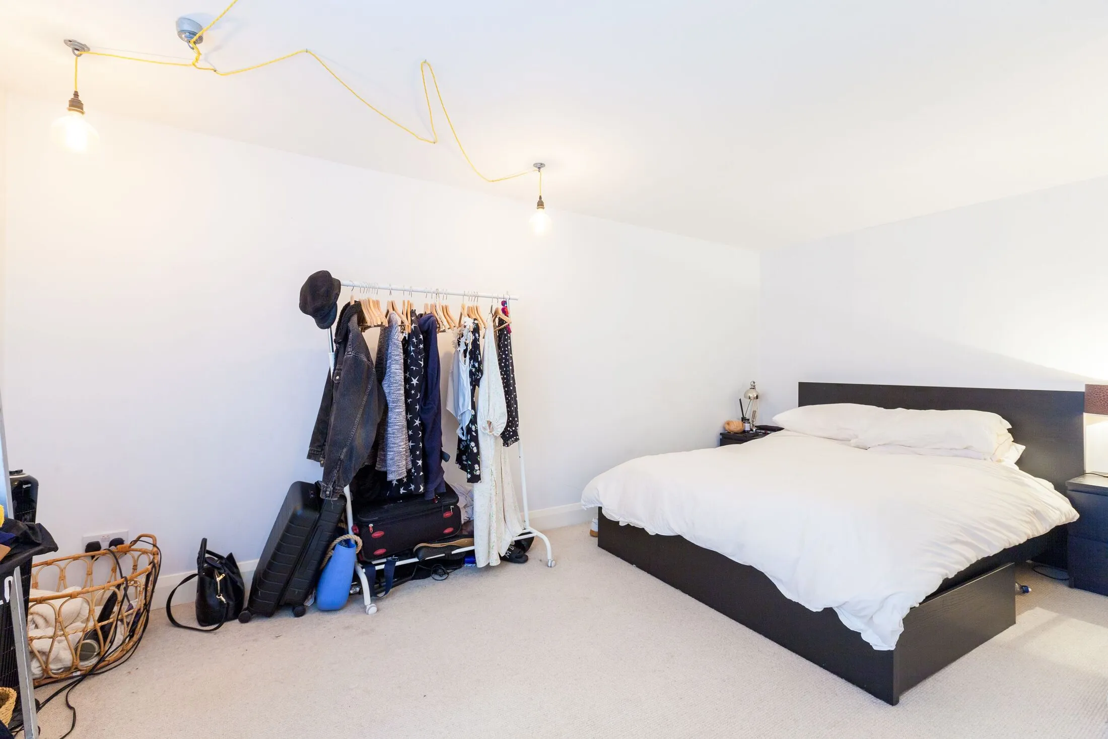 Flat Wheler Street in Greater London